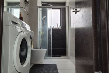 Baypoint @ Country Garden Danga Bay