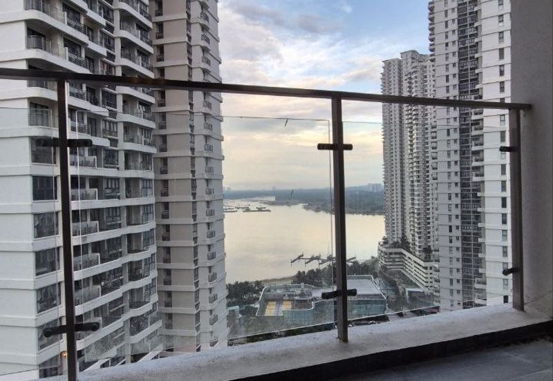 Baypoint @ Country Garden Danga Bay