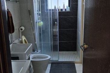 Baypoint @ Country Garden Danga Bay