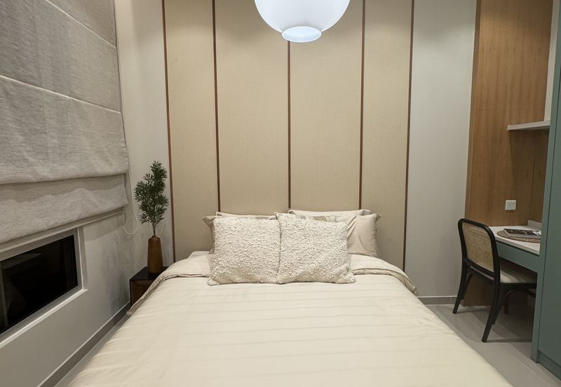 Freehold Service Apartment at Taman Pelangi. 3km to JB CIQ/RTS. Dual key and full facilities.