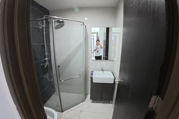 Baypoint @ Country Garden Danga Bay