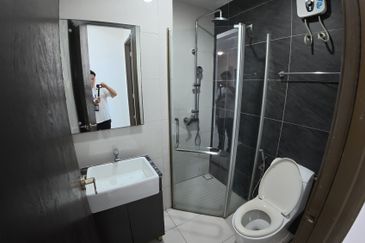 Baypoint @ Country Garden Danga Bay