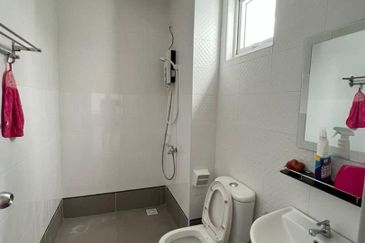 Seasons Luxury Apartments @ Amara Larkin