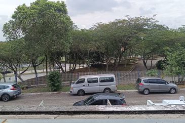 SriAustin Hill@ Emery (An4345) Unblock view