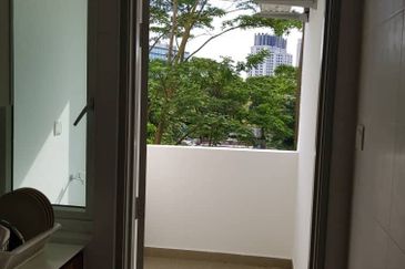 Seasons Luxury Apartments @ Amara Larkin