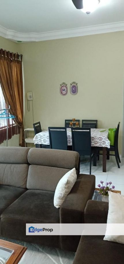 🏢 Sky Executive Suite For ⓈⒶⓁⒺ - CK3863🏢 📍 Bukit Indah, Johor Bahru  ✨ Property Details: 🏢 Type: High-Floor Corner Unit Condo 🏡 Built-up: 751 sqf, Johor, Johor Bahru