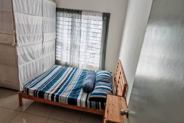 Season Luxury Apartment @ Larkin