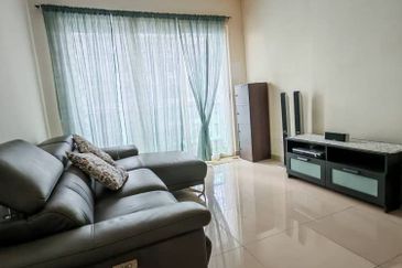 Season Luxury Apartment @ Larkin