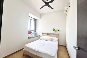 Baypoint @ Country Garden Danga Bay