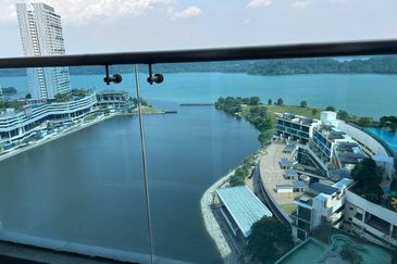 Pinetree, Puteri Harbour