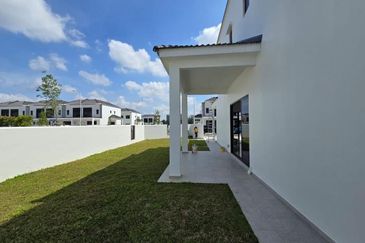 Tate Dalton @ Eco Botanic 2