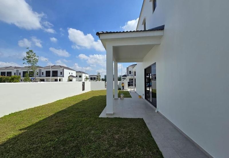 Tate Dalton @ Eco Botanic 2