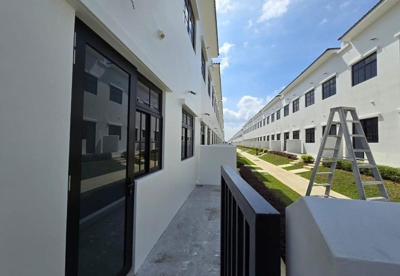 Tate Dalton @ Eco Botanic 2