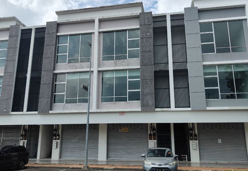 🔥 Suitable for accounting firm/lawyer firm/warehouse/online business/Studio 🔥 Cheap rental 🌟 3 storey shoplot for rent 📍 ION Medini 1, blok A