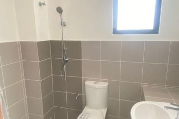 Iris @ Bandar Hillpark