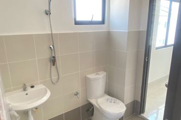 Iris @ Bandar Hillpark