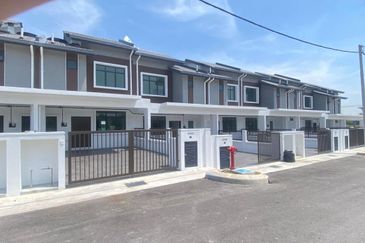 Iris @ Bandar Hillpark