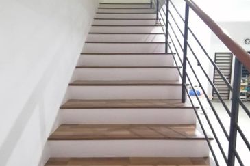 Halya @ Daunan Worldwide