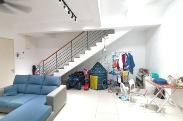 Halya @ Daunan Worldwide