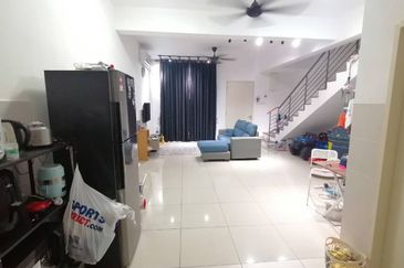 Halya @ Daunan Worldwide