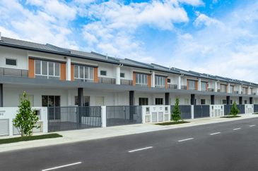 Halya @ Daunan Worldwide