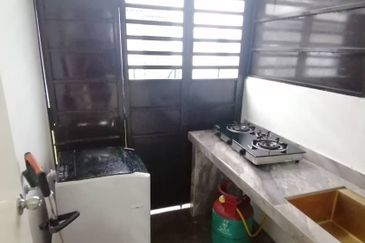 Halya @ Daunan Worldwide