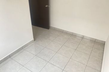 Iris @ Bandar Hillpark