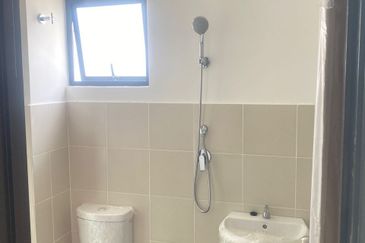 Iris @ Bandar Hillpark