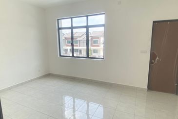 Iris @ Bandar Hillpark