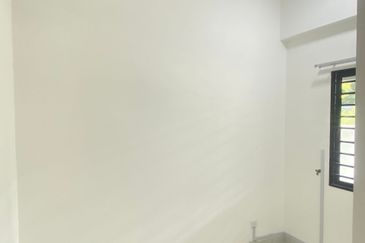 Iris @ Bandar Hillpark