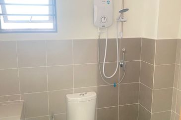 Iris @ Bandar Hillpark