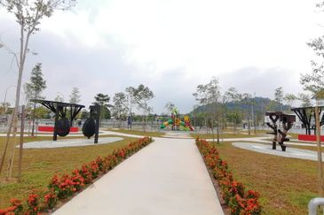 Iris @ Bandar Hillpark