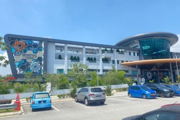 Iris @ Bandar Hillpark