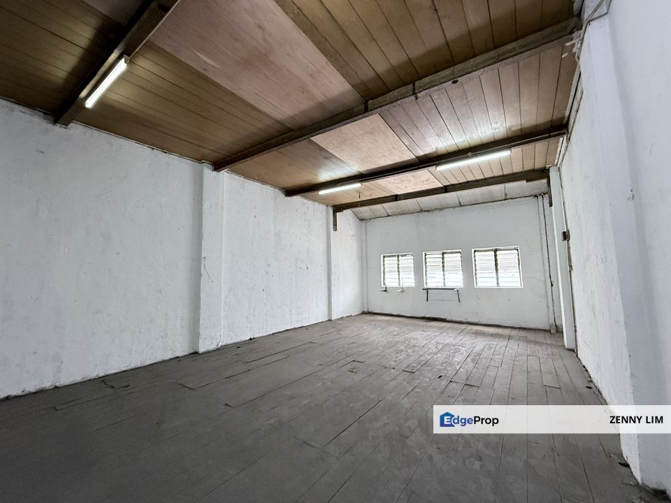 Rental RM3k! Facing Main Road, High Visibility! Jalan Batu Tiga 1.5 Sty Shoplot to Let, Selangor, Klang