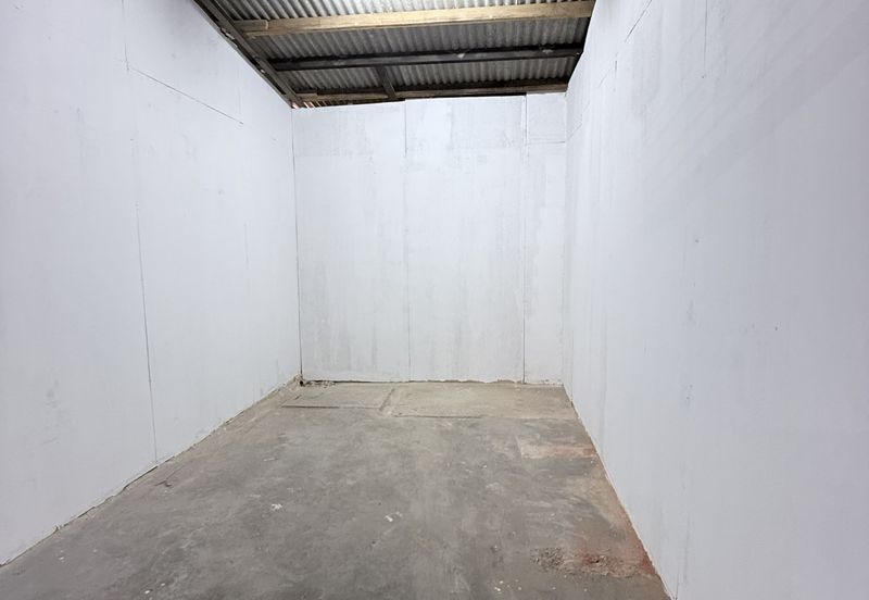 Rental RM3k! Facing Main Road, High Visibility! Jalan Batu Tiga 1.5 Sty Shoplot to Let