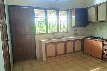 Jalan Batu Tiga Lama & Jalan Jingga