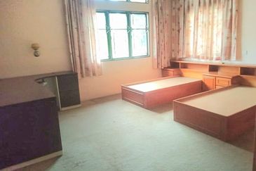 Jalan Batu Tiga Lama & Jalan Jingga