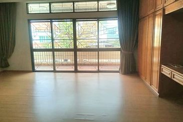 Jalan Batu Tiga Lama & Jalan Jingga