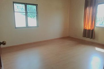 Jalan Batu Tiga Lama & Jalan Jingga