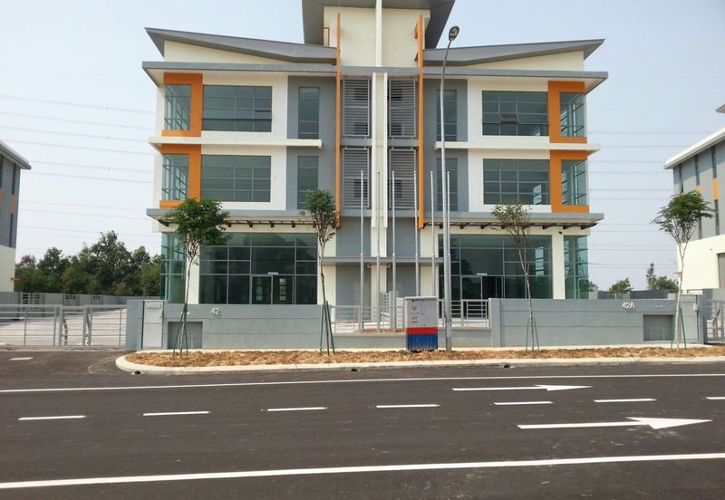 RM8.6m! Built-up 12.3ksf, Shah Alam Tiong Nam Industrial Park 3 Sty Semi D Factory for Sale