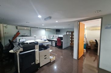 West Port, Pulau Indah