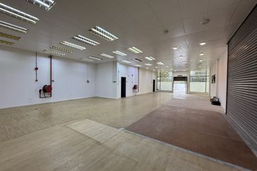 RM4.5m! Tenanted, Good for Investment! Gateway 16 Bandar Bukit Raja Semi D Factory for Sale