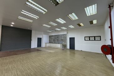 RM4.5m! Tenanted, Good for Investment! Gateway 16 Bandar Bukit Raja Semi D Factory for Sale