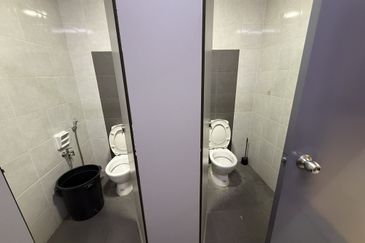 RM4.5m! Tenanted, Good for Investment! Gateway 16 Bandar Bukit Raja Semi D Factory for Sale