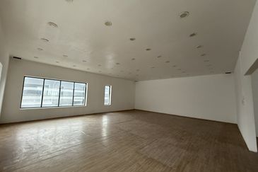 RM4.5m! Tenanted, Good for Investment! Gateway 16 Bandar Bukit Raja Semi D Factory for Sale