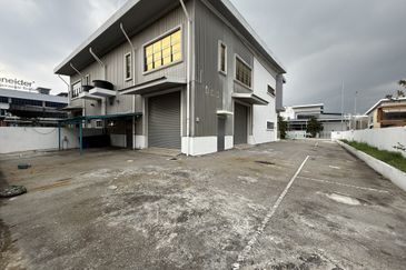 RM4.5m! Tenanted, Good for Investment! Gateway 16 Bandar Bukit Raja Semi D Factory for Sale