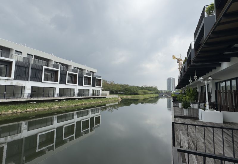 Senibong Cove Waterway Residences