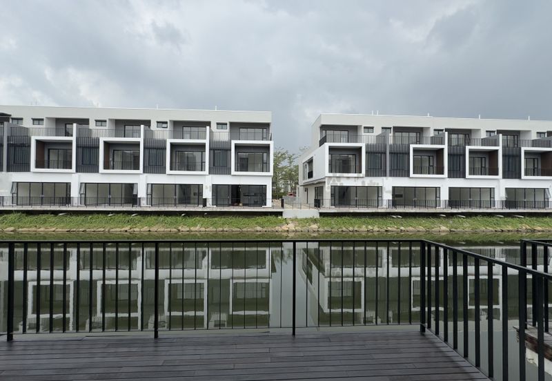 Senibong Cove Waterway Residences