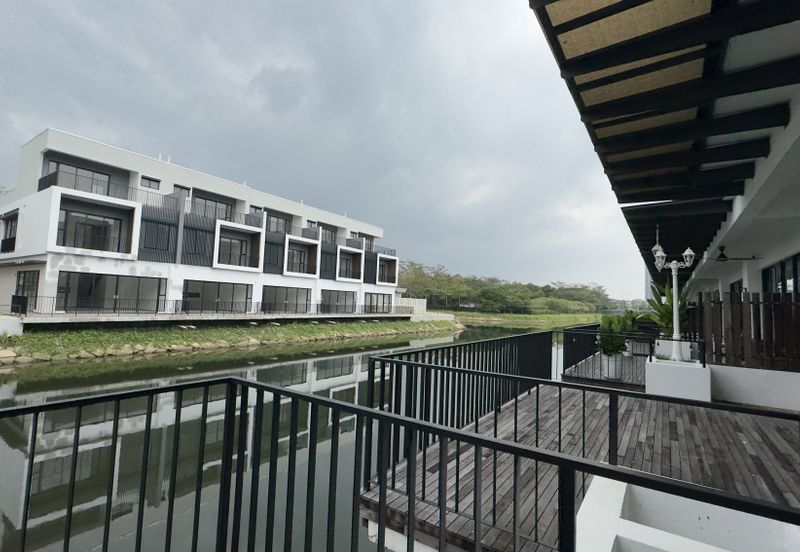 Senibong Cove Waterway Residences