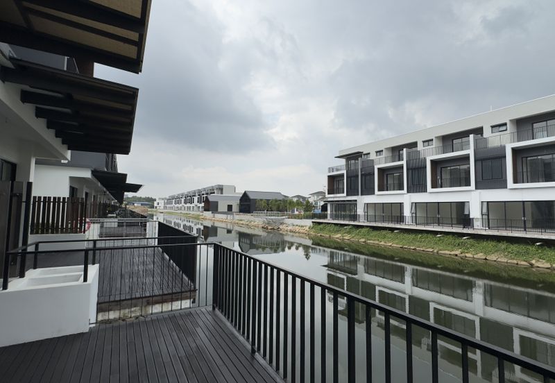 Senibong Cove Waterway Residences